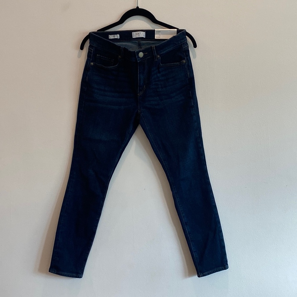 Loft Petite Skinny Blue Jeans Size 2. Never been worn and tags still on.